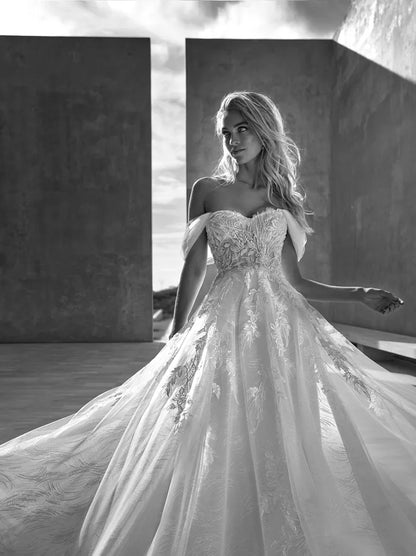 Charming A-Line Boho Wedding Dresses Sweetheart Appliqued Cap Sleeves Tulle Sweep Train Bridal Gowns Custom Made