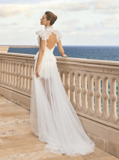 Charming & Classic A-Line Wedding Dresses High Collar Appliqued Tulle Hi-Lo Bridal Gowns With Detachable Train