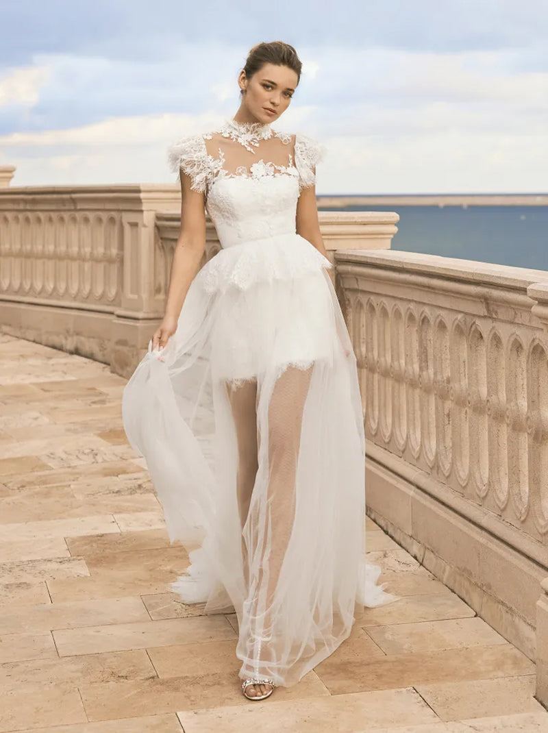 Charming & Classic A-Line Wedding Dresses High Collar Appliqued Tulle Hi-Lo Bridal Gowns With Detachable Train