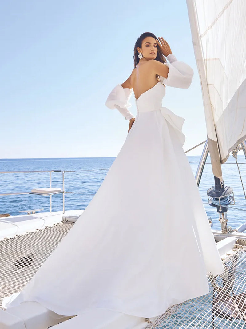 Simple & Elegant A-Line Beach Wedding Dresses Sweetheart Pleated Satin Sweep Train Bridal Gowns With Slit