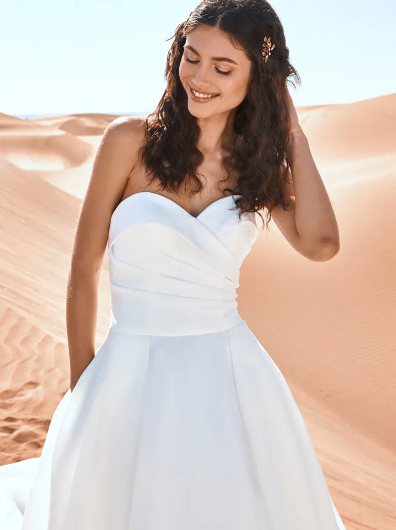 Simple & Elegant Ball Gown Boho Wedding Dresses Sweetheart Pleated Satin Court Train Bridal Gowns Custom Made