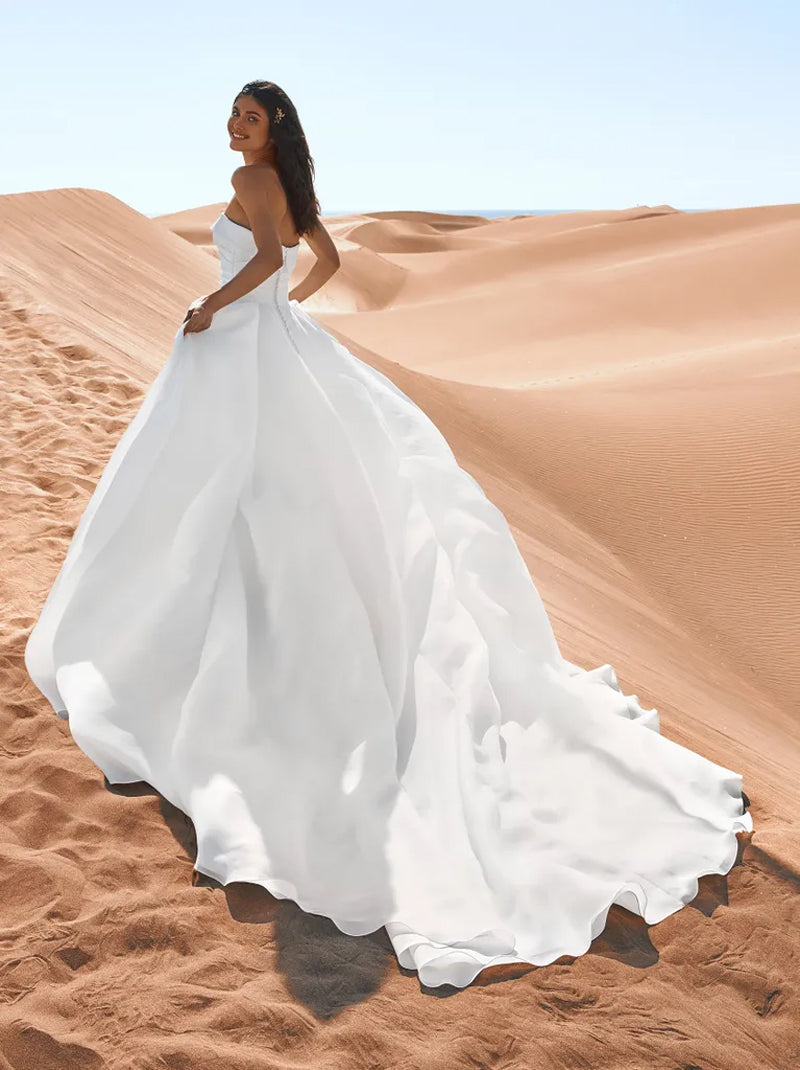 Simple & Elegant Ball Gown Boho Wedding Dresses Sweetheart Pleated Satin Court Train Bridal Gowns Custom Made