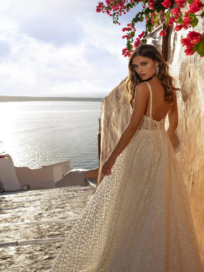 Sparkling & Charming A-Line Boho Wedding Dresses Spaghetti Sequins Tulle Court Train Bridal Gowns