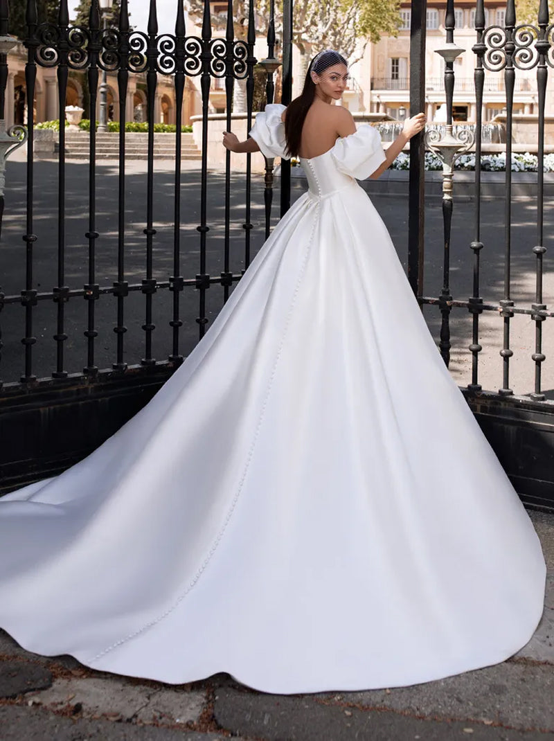 Simple & Elegant Ball Gown Boho Wedding Dresses Sweetheart Pleated Satin Sweep Train Bridal Gowns Custom Made With Detachable Puffy Sleeves