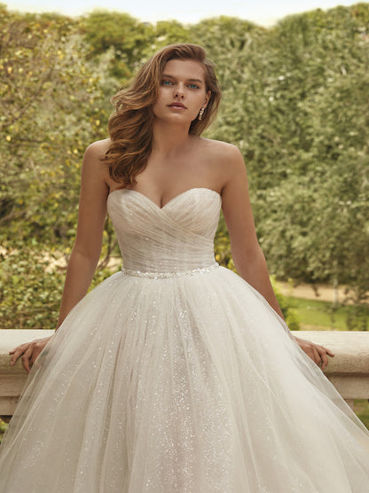 Unique & Elegant A-Line Boho Wedding Dresses Sweetheart Appliqued Beads Tulle Sweep Train Bridal Gowns With Slit