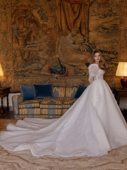 Luxurious & Elegant Ball Gown Boho Wedding Dresses Sweetheart Appliqued Beads Long Sleeves Tulle Court Train Bridal Gowns Custom Made