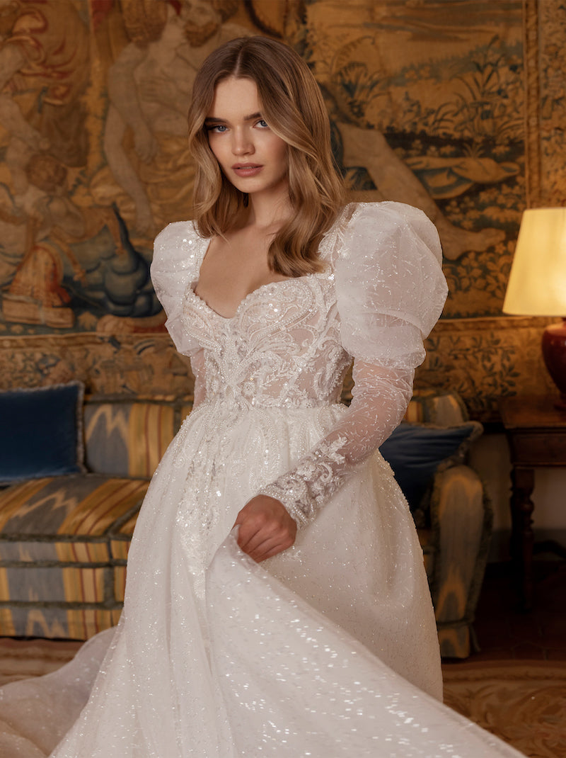 Luxurious & Elegant Ball Gown Boho Wedding Dresses Sweetheart Appliqued Beads Long Sleeves Tulle Court Train Bridal Gowns Custom Made