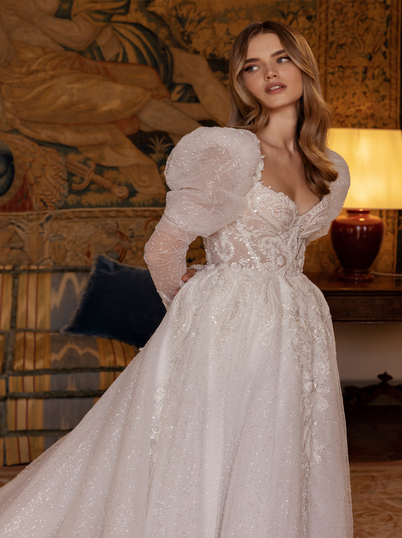 Luxurious & Elegant Ball Gown Boho Wedding Dresses Sweetheart Appliqued Beads Long Sleeves Tulle Court Train Bridal Gowns Custom Made