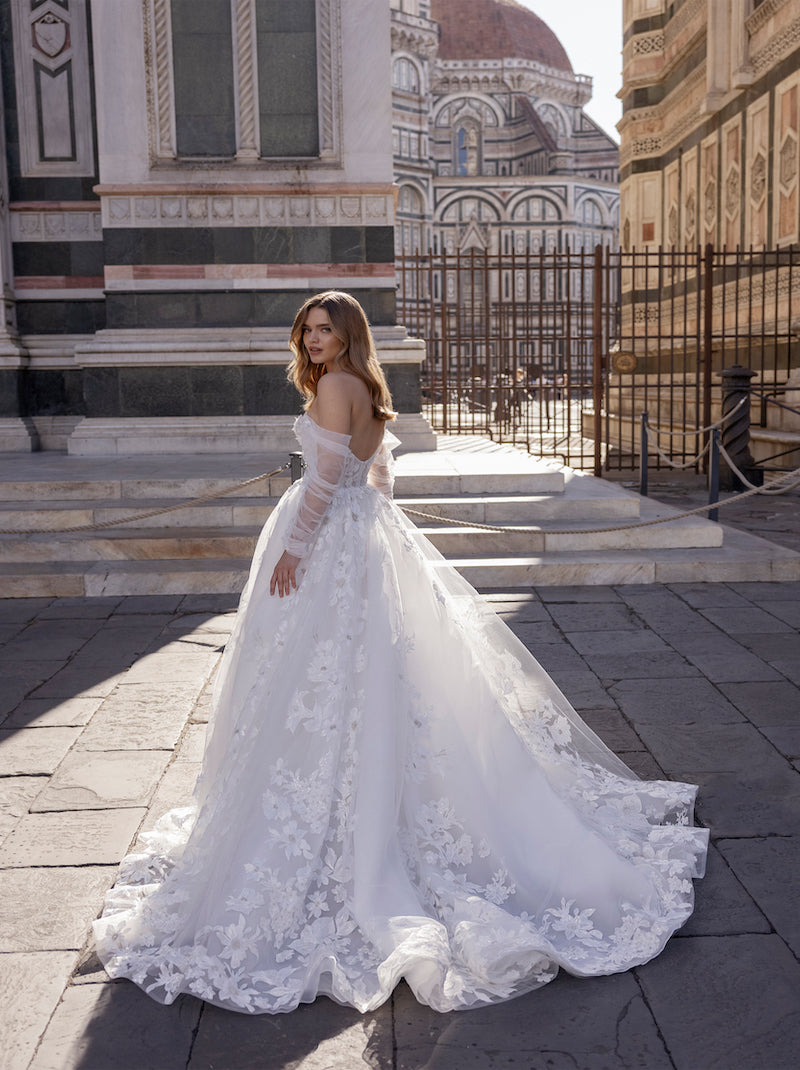 Unique & Elegant A-Line Boho Wedding Dresses Sweetheart Appliqued Beads Tulle Sweep Train Bridal Gowns