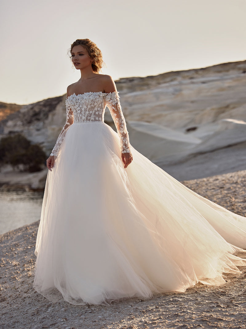 Elegant & Modern A-Line Boho Wedding Dresses Off The Shoulder Long Sleeves Beads Appliqued Sweep Train Tulle Bridal Gowns Custom