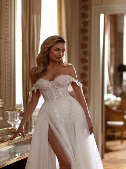 Modern & Elegant A-Line Wedding Dresses Sweetheart Appliqued Cap Sleeves Tulle Sweep Train Bridal Gowns With Slit