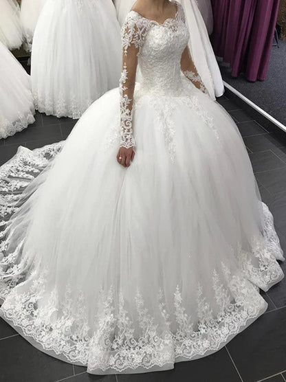 Modern Ball Gown Wedding Dresses Scoop Beads Appliqued Lace Long Sleeves Lace Up Sweep Train Tulle Bridal Gowns Custom Design