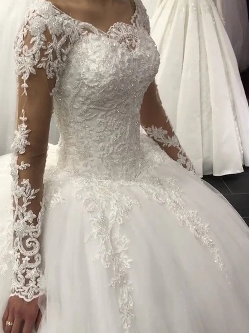 Modern Ball Gown Wedding Dresses Scoop Beads Appliqued Lace Long Sleeves Lace Up Sweep Train Tulle Bridal Gowns Custom Design