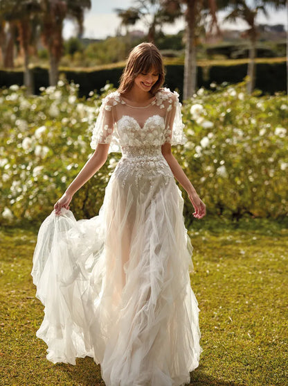 Classic A-Line Beach Wedding Dresses Sweetheart Appliqued Beads Tulle Sweep Train Bridal Gowns With A Jacket