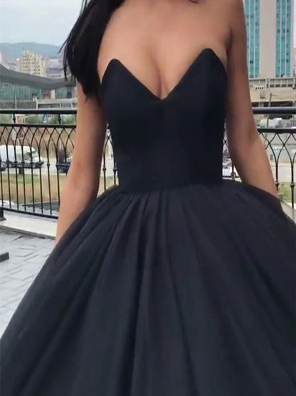 Black Ball Gown Wedding Dresses Sweetheart Sleeveless Lace Up Pleated Sweep Train Organza Bridal Gowns Custom Made