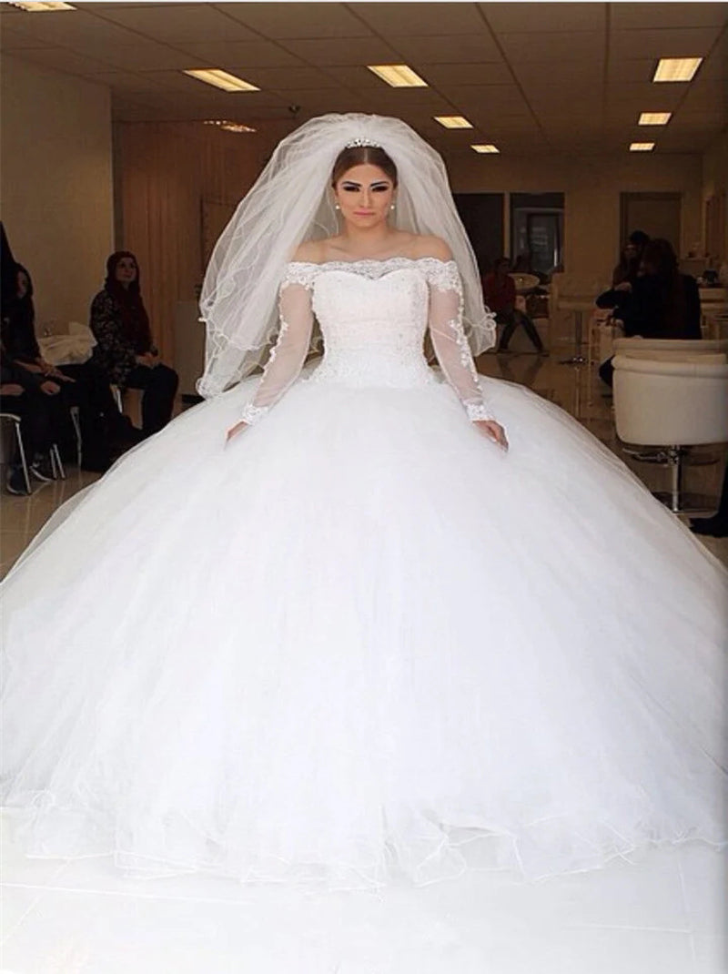Romantic Ball Gown Wedding Dresses Off The Shoulder Long Sleeves Appliqued Tulle Court Train Bridal Gowns Custom Made