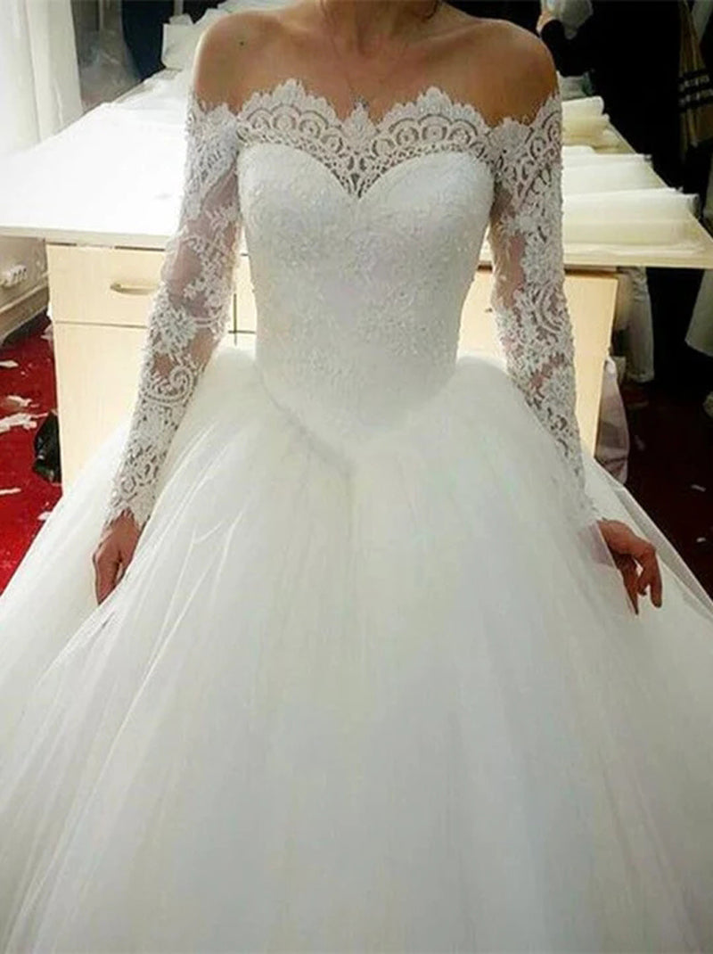 Modern Ball Gown Wedding Dresses Off The Shoulder Long Sleeves Appliqued Sweep Train Tulle Bridal Gowns Custom Made