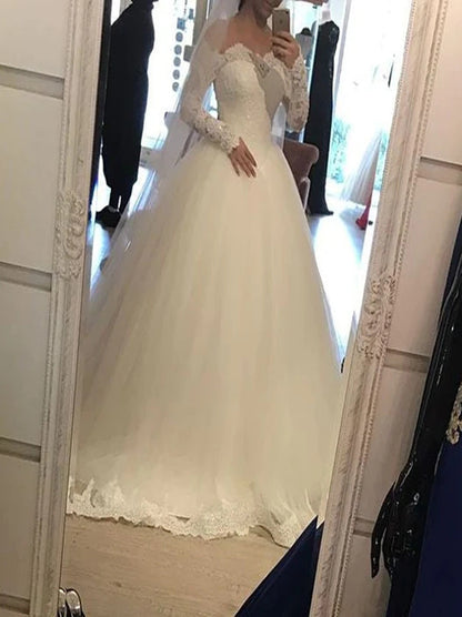 Modern Ball Gown Wedding Dresses Off The Shoulder Long Sleeves Appliqued Sweep Train Tulle Bridal Gowns Custom Made