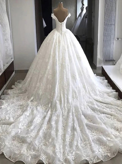 Romantic Ball Gown Wedding Dresses Sweetheart Cap Sleeves Appliqued Lace Up Court Train Satin Bridal Gowns Custom Made