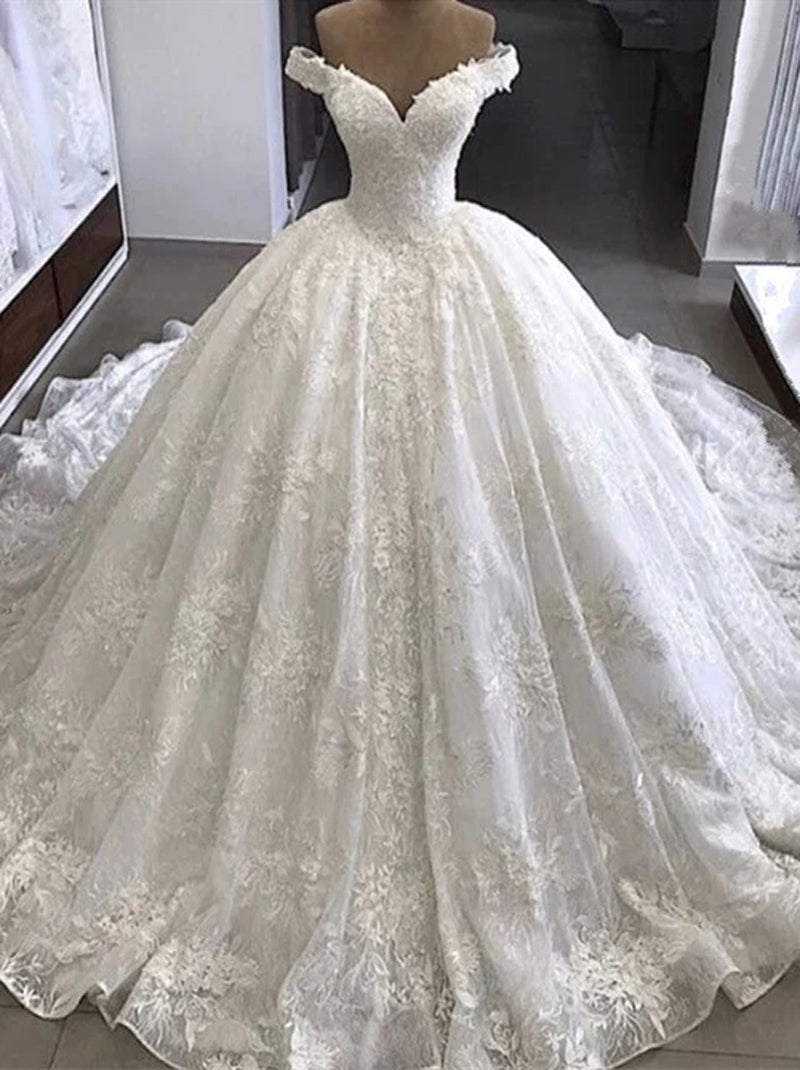 Romantic Ball Gown Wedding Dresses Sweetheart Cap Sleeves Appliqued Lace Up Court Train Satin Bridal Gowns Custom Made