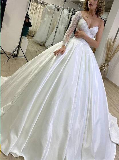 Luxurious Ball Gown Wedding Dresses Sweetheart One Long Sleeves Beads Sequins Lace Up Sweep Train Satin Bridal Gowns Custom Made