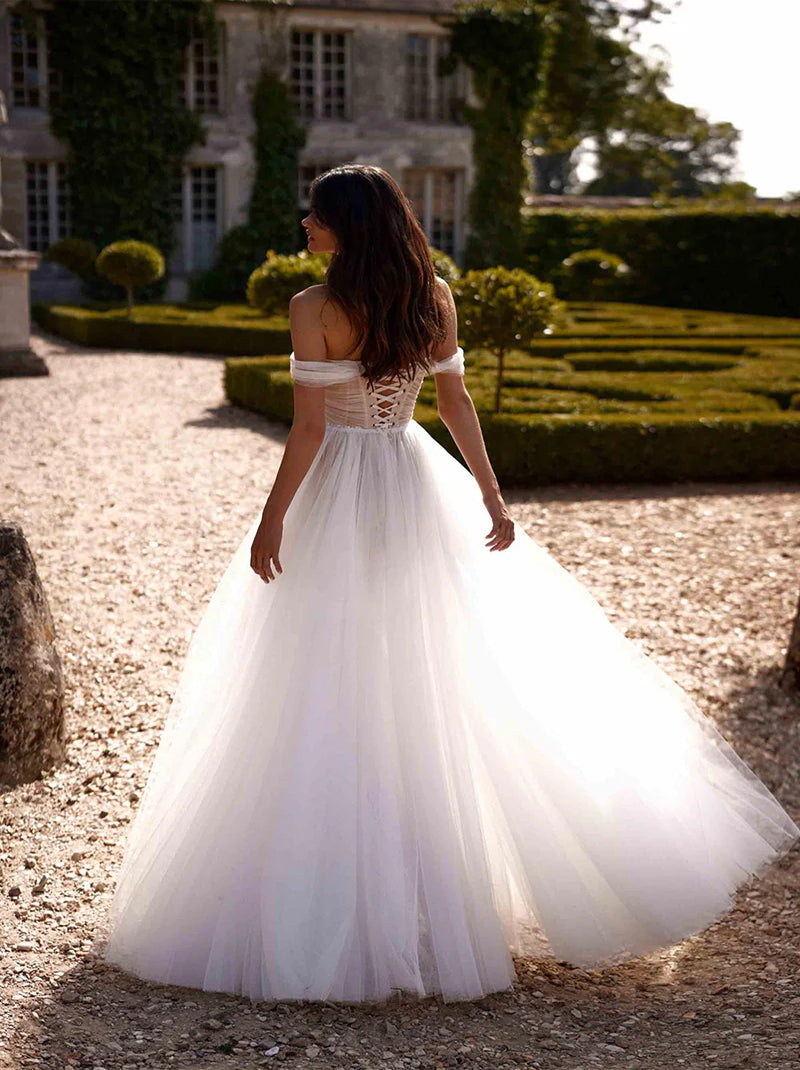 Simple & Elegant A-Line Wedding Dresses Sweetheart Pleated Cap Sleeves Tulle Sweep Train Bridal Gowns With Slit