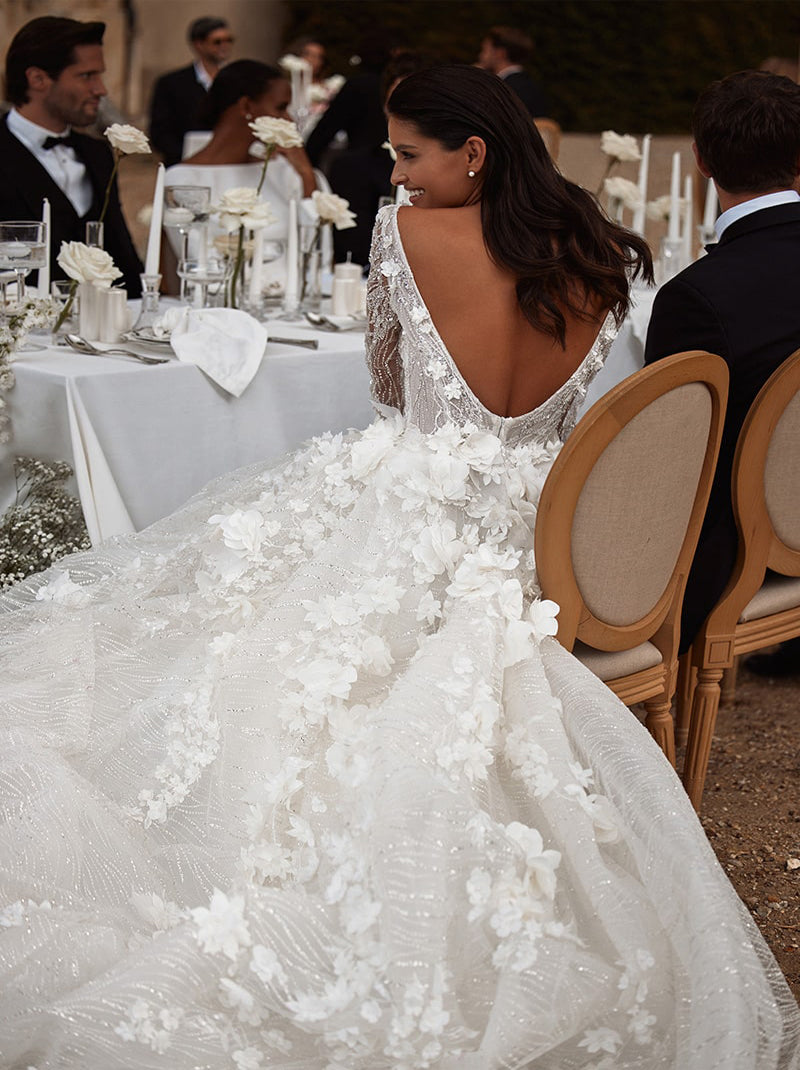 Classic & Gorgeous A-Line Boho Beach Wedding Dresses V-Neck Appliqued Sequins Long Sleeves Court Train Tulle Bridal Gowns Custom