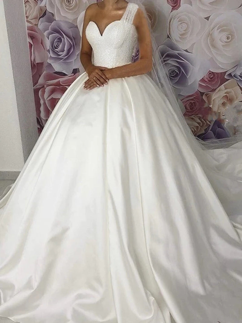 Charming Ball Gown Wedding Dresses Sweetheart Beads Crystals Lace Up Sweep Train Satin Bridal Gowns Custom Made