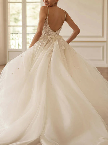 Modern A-Line Beach Wedding Dresses Spaghetti Appliqued Beads Tulle Sweep Train Bridal Gowns With Slit