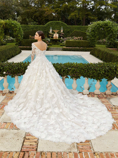 Gorgeous & Elegant Ball Gown Beach Wedding Dresses Sweetheart Appliqued Tulle Court Train Bridal Gowns Custom Made