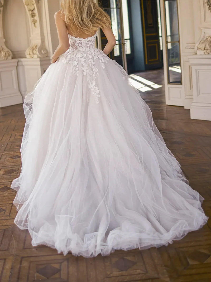 Gorgeous & Elegant A-Line Wedding Dresses Sweetheart Appliqued Sleeveless Tulle Sweep Train Bridal Gowns With Slit