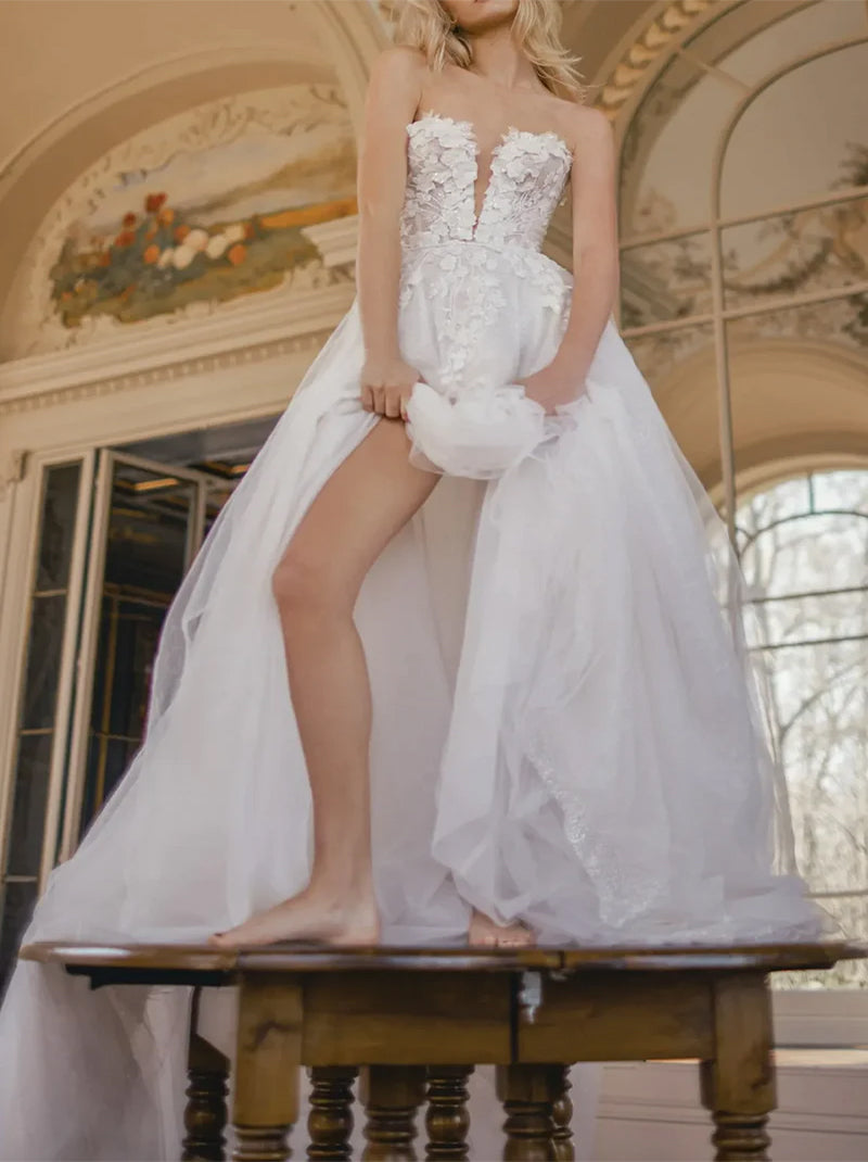 Gorgeous & Elegant A-Line Wedding Dresses Sweetheart Appliqued Sleeveless Tulle Sweep Train Bridal Gowns With Slit