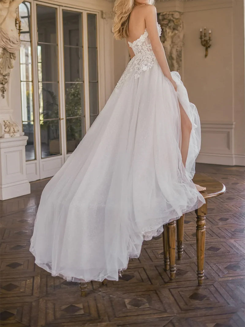 Gorgeous & Elegant A-Line Wedding Dresses Sweetheart Appliqued Sleeveless Tulle Sweep Train Bridal Gowns With Slit