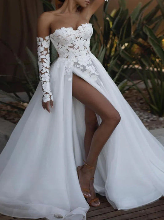 Simple A-Line Beach Wedding Dresses Sweetheart Appliqued Organza Sweep Train Bridal Gowns With Slit