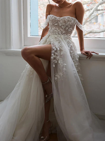 Gorgeous & Elegant A-Line Wedding Dresses Sweetheart Appliqued Long Sleeves Tulle Sweep Train Bridal Gowns With Slit