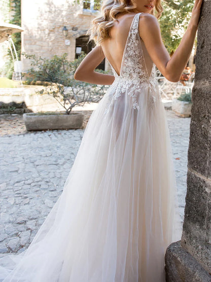 Charming & Gorgeous A-Line Wedding Dresses V-Neck Appliqued Tulle Sweep Train Bridal Gowns Custom Made