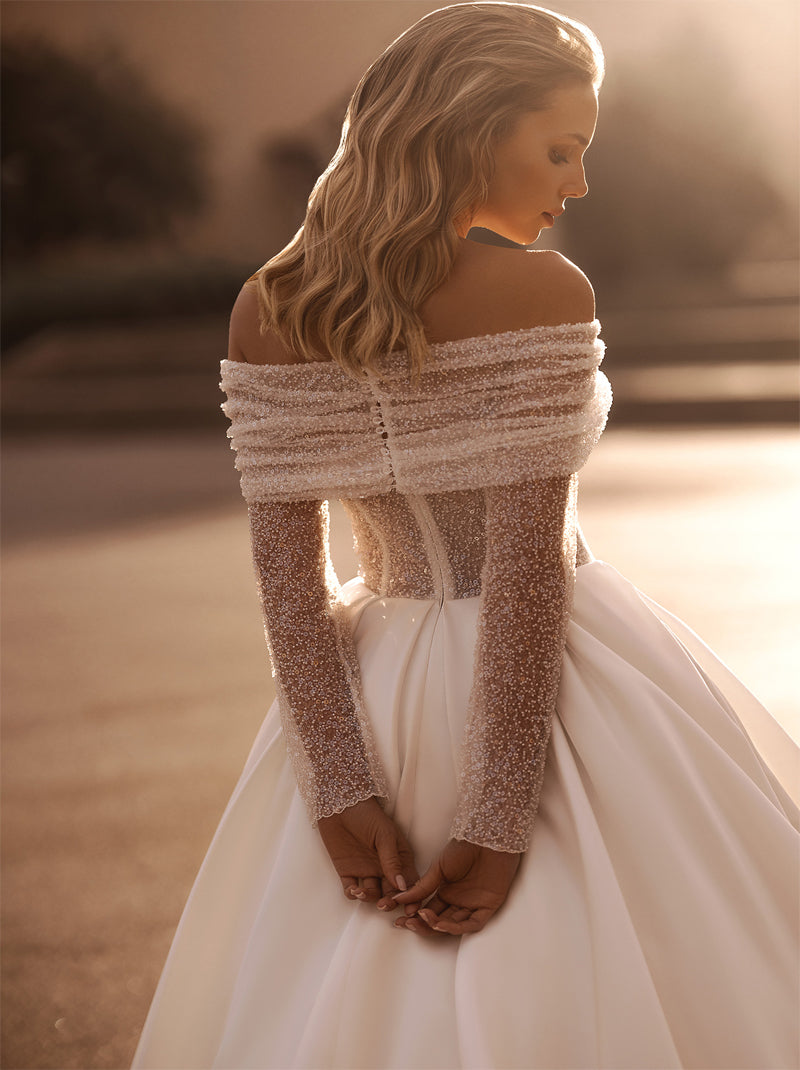 Sparkling A-Line Wedding Dresses Sweetheart Sequins Long Sleeves Satin Court Train Bridal Gowns