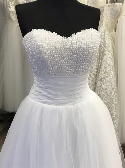 Charming Ball Gown Wedding Dresses Sweetheart Pearls Sash Sleeveless Lace Up Tulle Sweep Train Bridal Gowns Custom Made