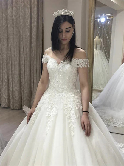 Charming Ball Gown Wedding Dresses Off The Shoulder Appliqued Sleeveless Lace Up Sweep Train Tulle Bridal Gowns Custom Made