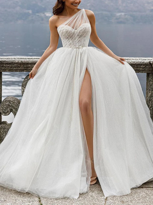 Classic & Simple A-Line Wedding Dresses One Shoulder Sleeveless Sequins Tulle Sweep Train Bridal Gowns With Slit