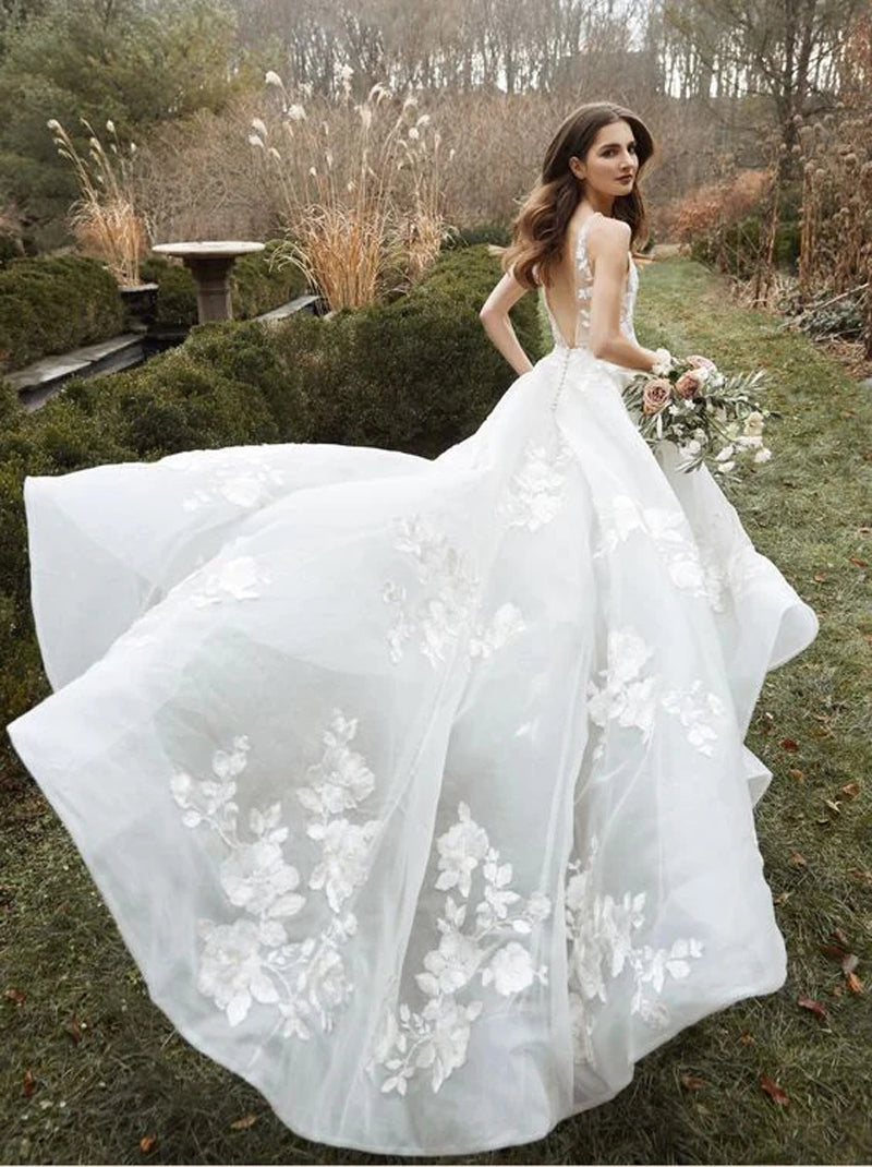 Elegant A-Line Wedding Dresses V-Neck Appliqued Backless Sleeveless Sweep Train Organza Bridal Gowns Custom Made