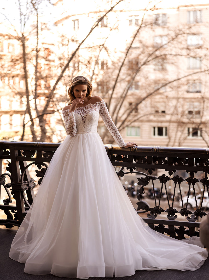 Elegant & Modern A-Line Boho Wedding Dresses Off The Shoulder Appliqued Long Sleeves Sweep Train Tulle Bridal Gowns Custom