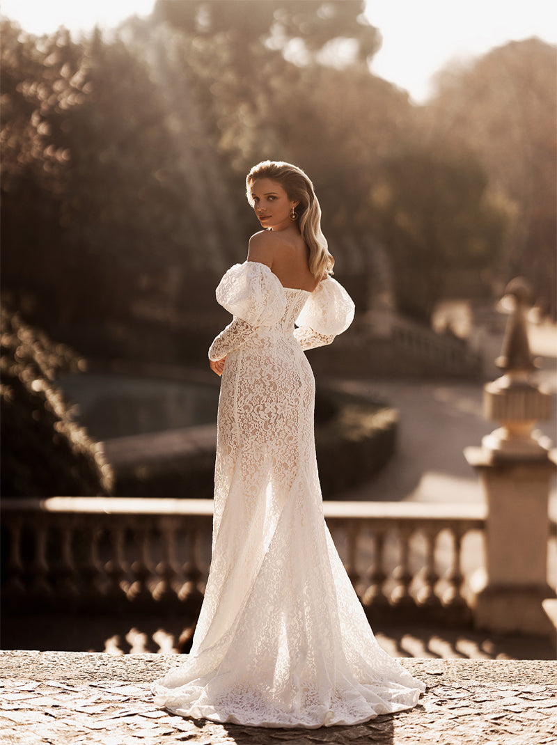 Charming & Elegant Sheath/Column Wedding Dresses Sweetheart Appliqued Detachable Long Sleeves Lace Sweep Train Bridal Gowns With Detachable  Train