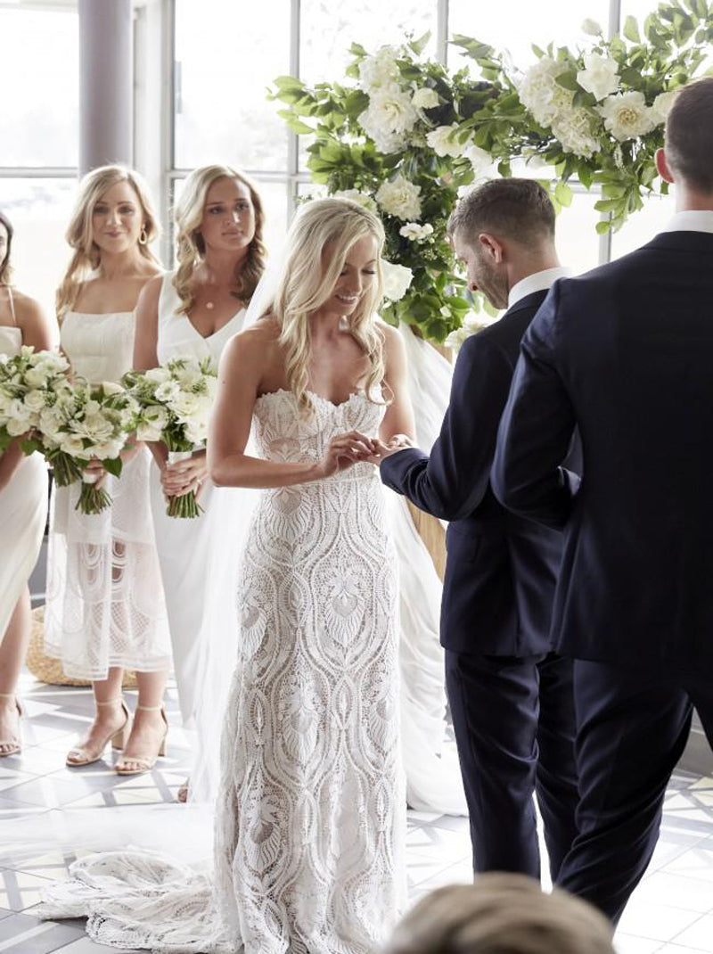 Elegant Mermaid Wedding Dresses Sweetheart Sleeveless Zipper Sweep Train Lace Bridal Gowns Custom Made