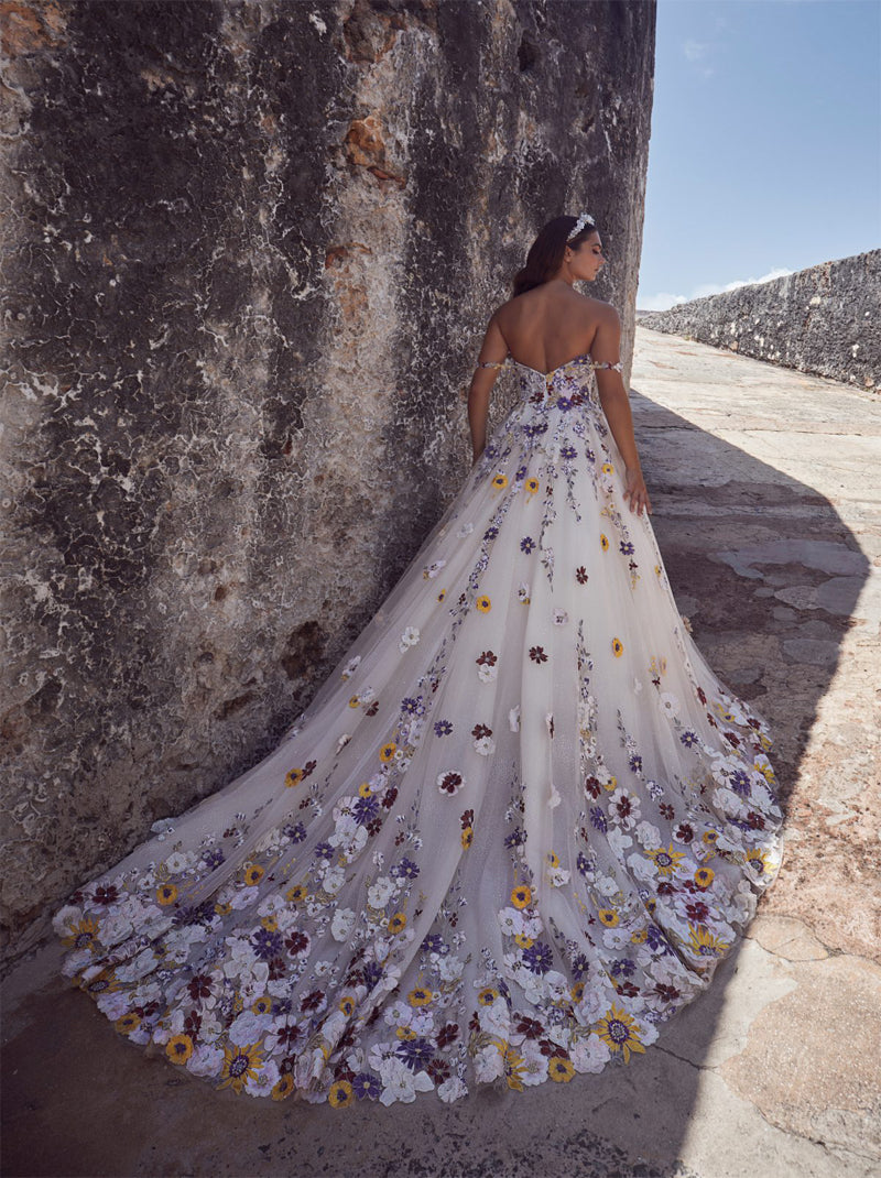 Luxurious & Charming Ball Gown Boho Wedding Dresses Sweetheart Appliqued Cap Sleeves Satin Court Train Bridal Gowns