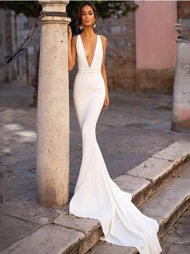 Sexy Mermaid Wedding Dresses V-Neck Sleeveless Backless Sweep Train Satin Bridal Gowns Custom Made