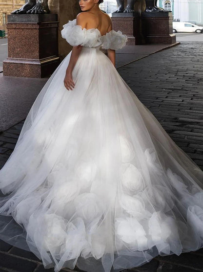 Modern & Charming A-Line Wedding Dresses Strapless Pleated Handmade Flowers Tulle Sweep Train Bridal Gowns