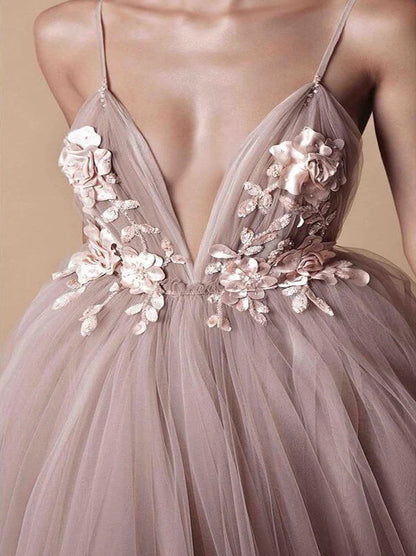 Sexy A-Line Wedding Dresses Spaghetti Sleeveless Appliqued Backless Tulle Sweep Train Bridal Gowns Custom Made