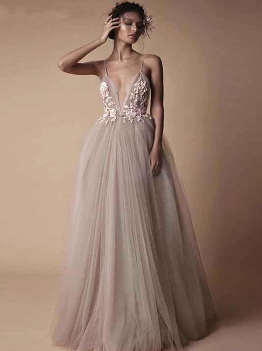 Sexy A-Line Wedding Dresses Spaghetti Sleeveless Appliqued Backless Tulle Sweep Train Bridal Gowns Custom Made