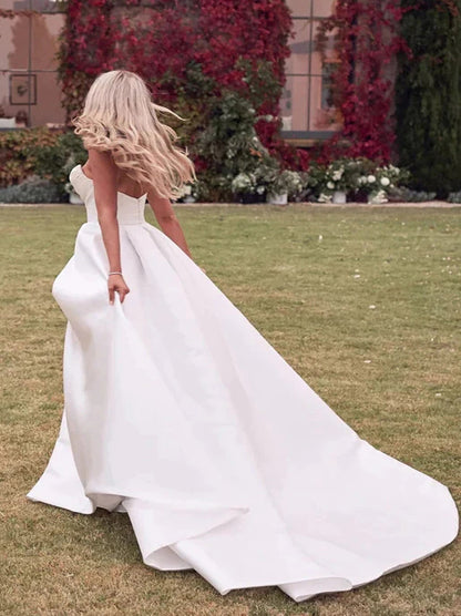 Simple A-Line Wedding Dresses Sweetheart Sleeveless Pleated Side Slit Sweep Train Satin Bridal Gowns Custom Made